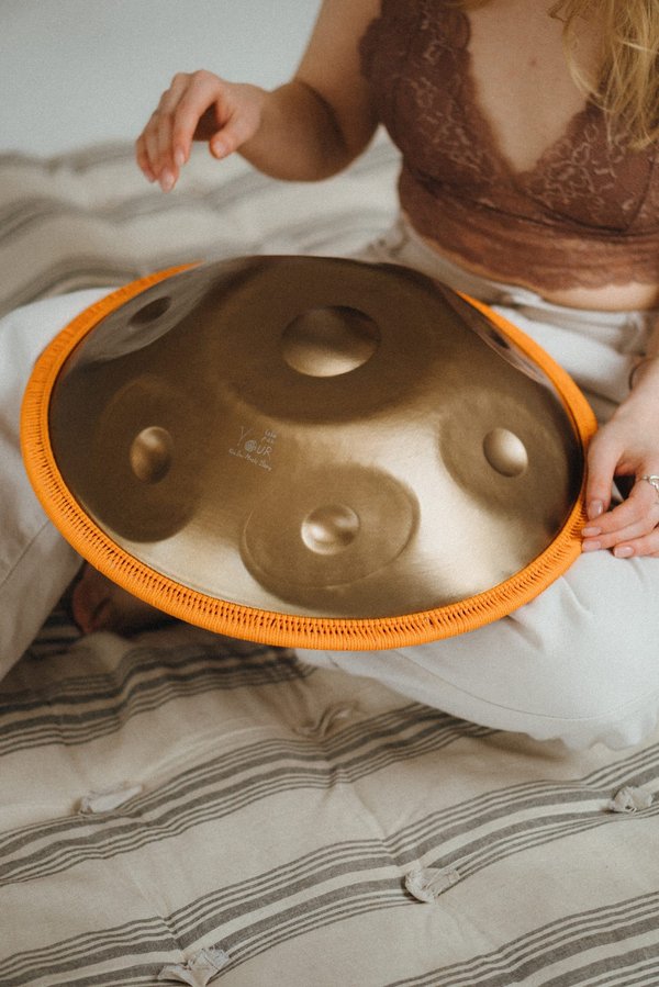 Sonorités vibrantes et mélodies envoûtantes : Une analyse comparée du Handpan et du Tongue Drum