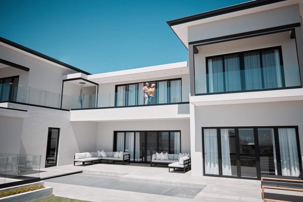 Comment BARNES Nantes-Atlantique valorise-t-elle les propriétés de luxe ?